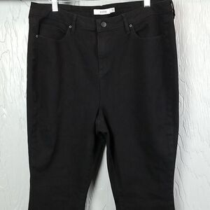 JUST FAB.. black cropped highwaisted jeans